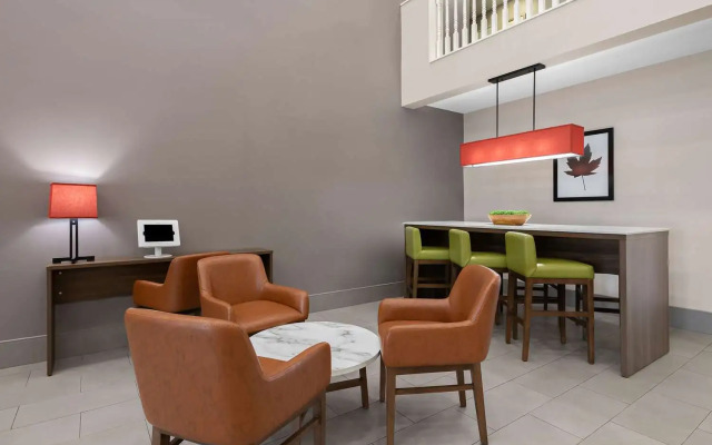 Country Inn & Suites by Radisson, Coon Rapids, MN