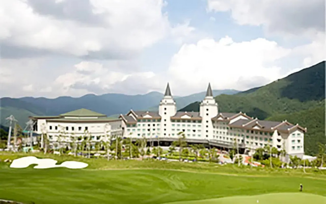 High1 Palace Hotel & CC (High1 Hotel&CC)