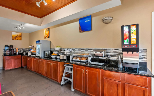 Comfort Inn & Suites