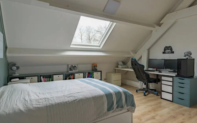 Paris Garden River residence