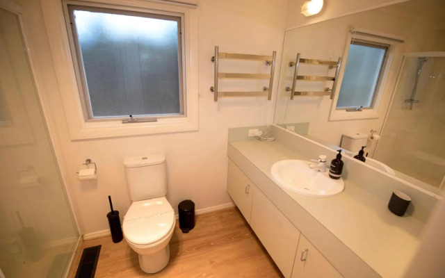 Lonsdale On Glaneuse