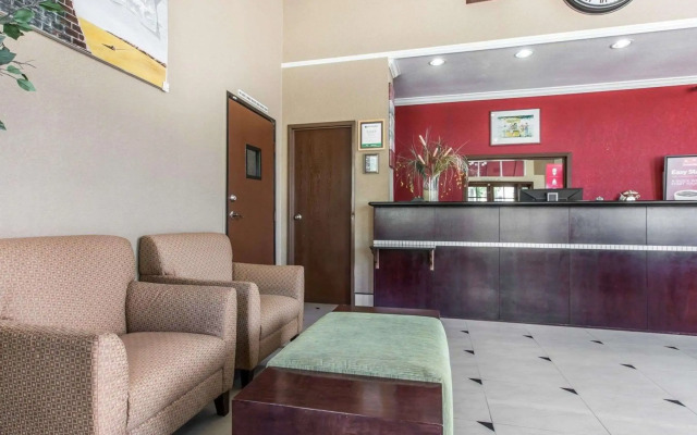 Econo Lodge Inn & Suites Fallbrook Downtown