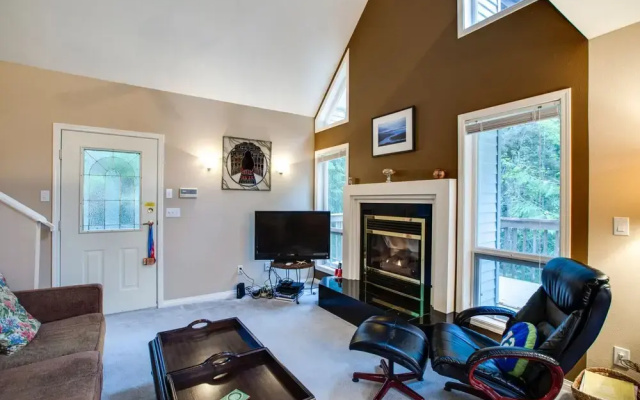 Mt. Baker Lodging Cabin 58 (Sleeps 6)