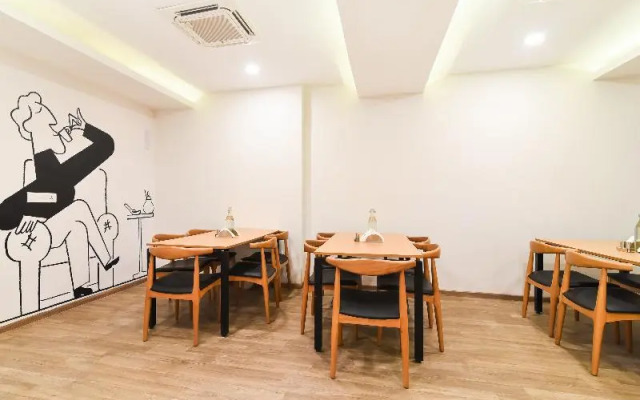 Srm by OYO Rooms