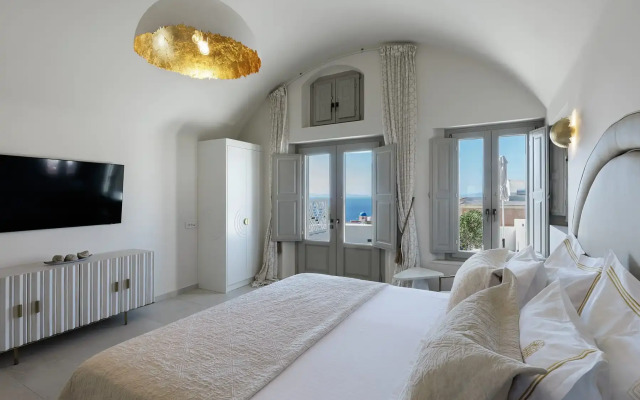 La Madeleine Oia Suites & Caves