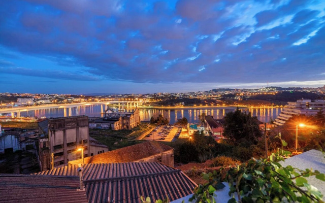 C314 Riverside View Premium Apartment w/ AC & Terrace