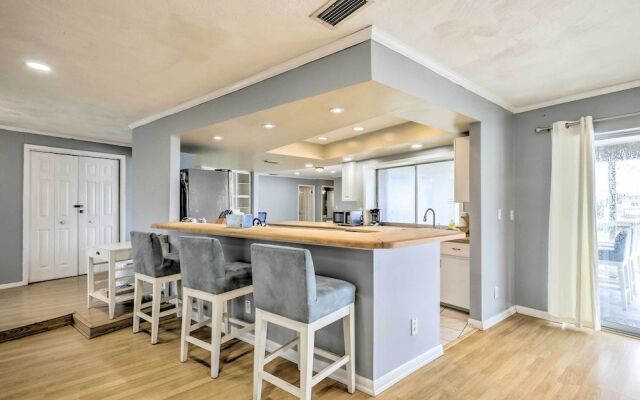 Apollo Beach Waterfront Retreat w/ Boat Dock!