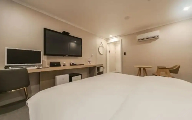 Gumi Bonggokdong Hotel Countinue