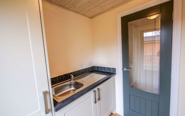Loch Leven Lodge