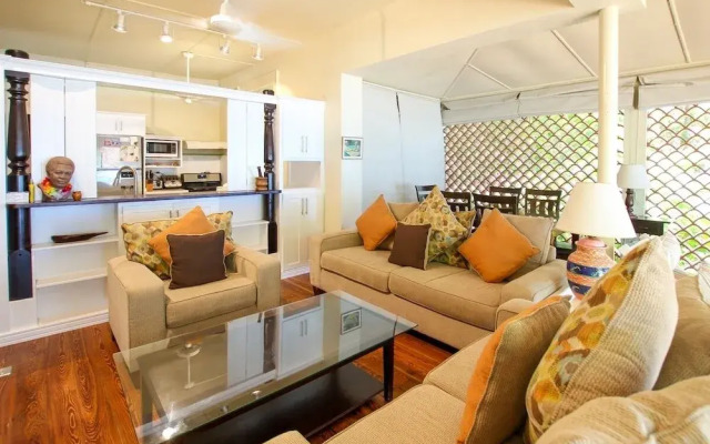 Beachfront Classic 3-bed House - Whitecaps by BSL Rentals