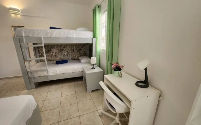Secure 4-pers Apartment Close to the Beach