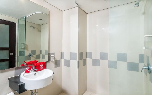 ZenRooms Kuta Beach Poppies Lane