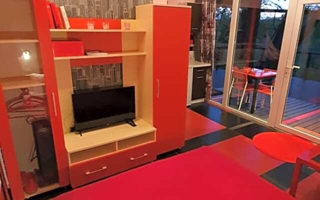 VIP Red Love house for 2