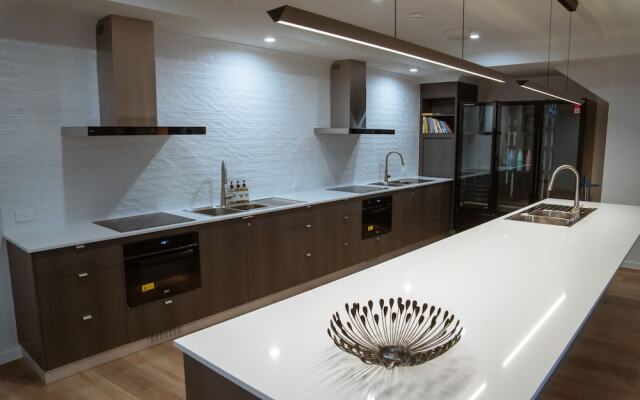 Mackay Adventure Lodge