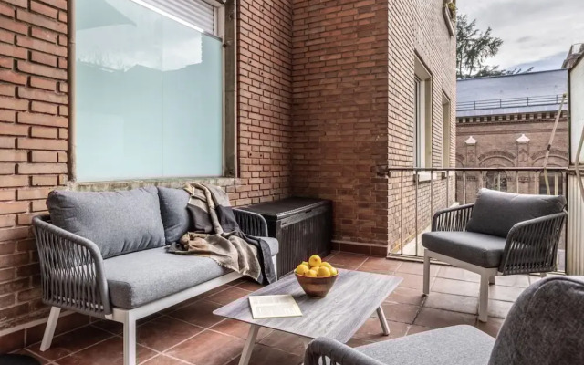 Real - 3 Bedroom and Terrace in Almagro