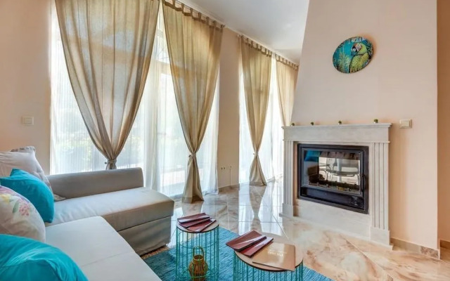 Venera & Anastasia Palace Apartments