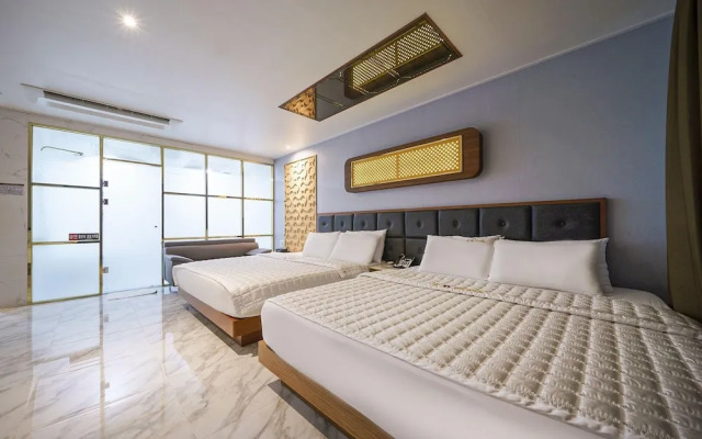 Gyeongju K Hotel &amp; Pension