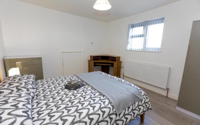 Comfortable stay in Shirley, Solihull - Room-2