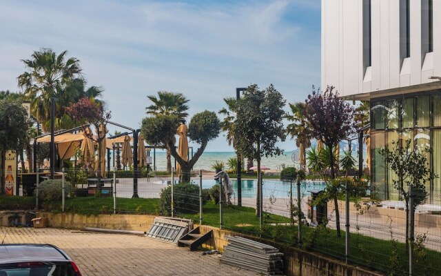 Palm Oasis Apartment Qerret