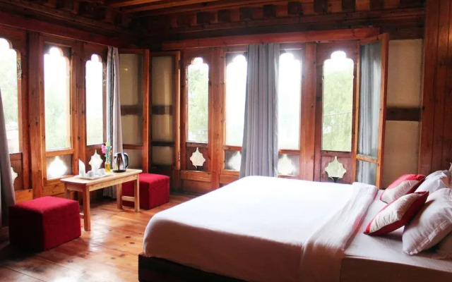 Pinewood Experiential stay and Hideouts