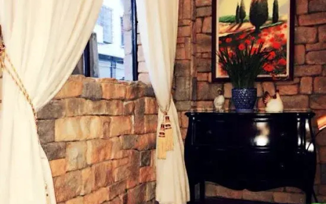 Eiffel Art Hotel