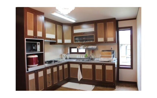 Seogwipo White Castle Pension