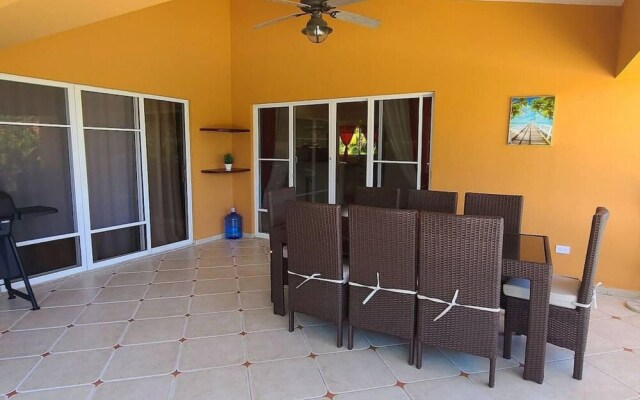 Great 4 Bedroom Getaway Villa With Large Private Pool