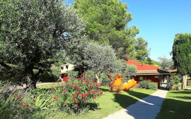 Hotel ibis Styles Aix en Provence Mas des Oliviers
