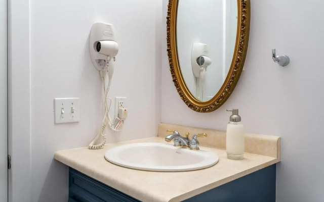 Dino Roar I Sleeps 12 I New