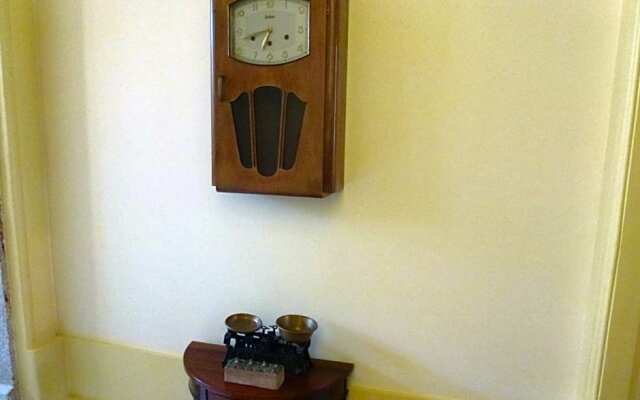 Canvas Atelier Hostel