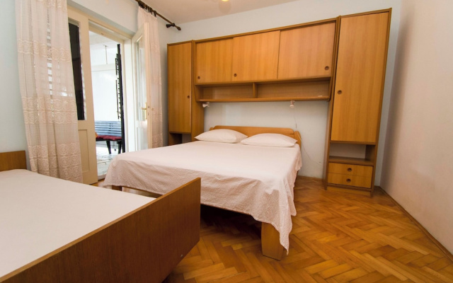 Apartment and Rooms Ive