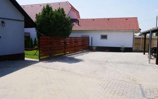 IDILL APARTMANHáZ B&B