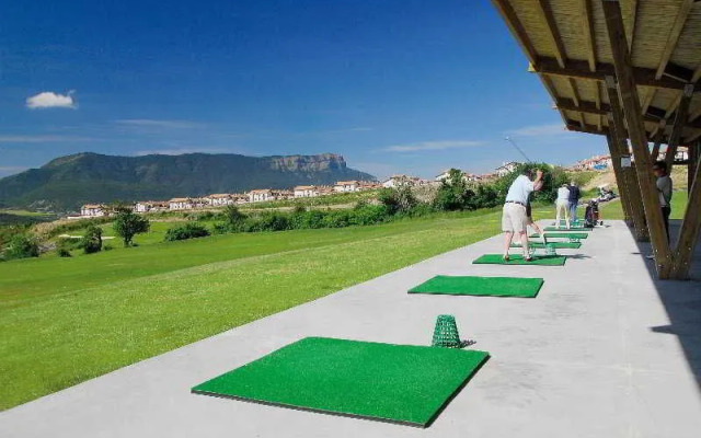 Barcelo Jaca Golf And Spa