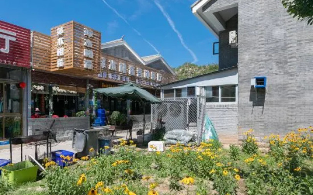 Chance encounter at inn