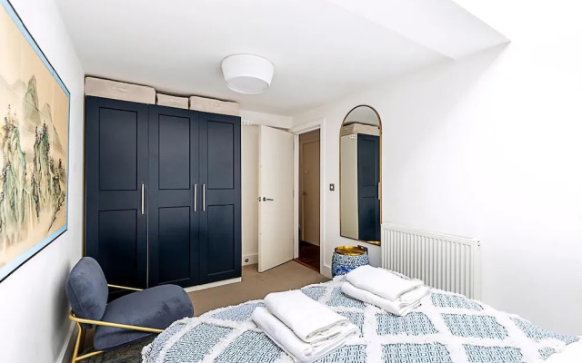 Modern & Airy 2-bed Gem in Trendy Stoke Newington