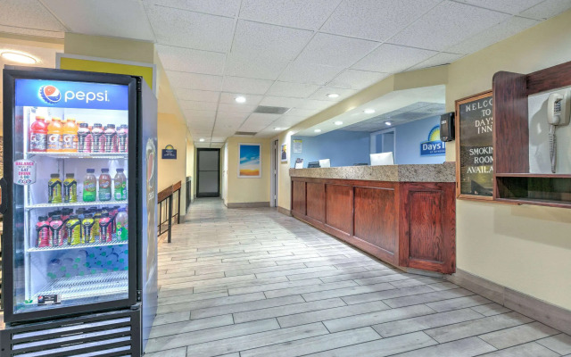 Days Inn by Wyndham Greenville MS