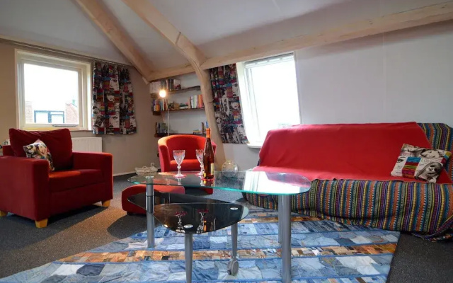 Modern Holiday Home in Easterlittens with Fishing Near