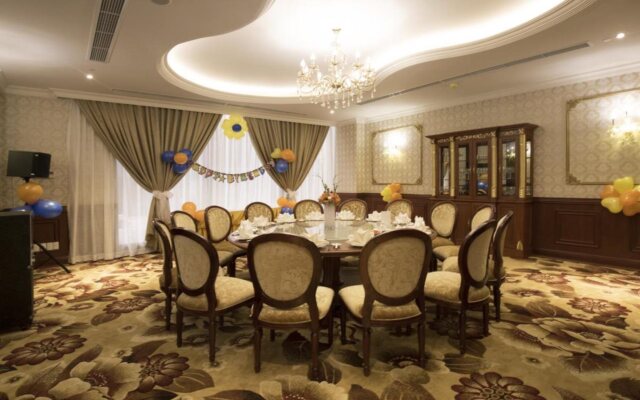 MerPerle Crystal Palace Hotel