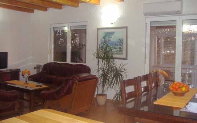 Apartments Marko Seline