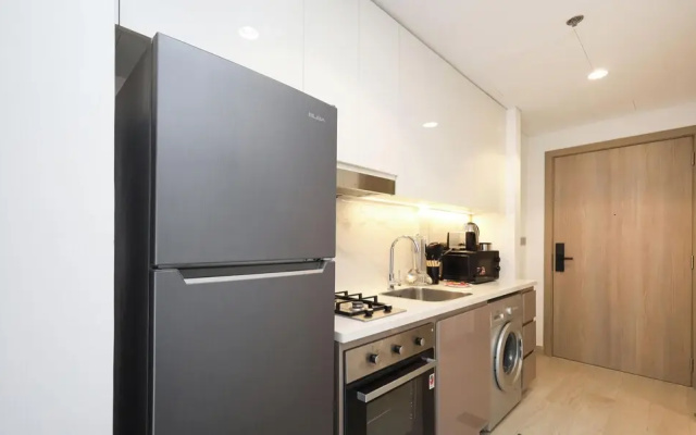 Stylish Riviera Studio Near Downtown