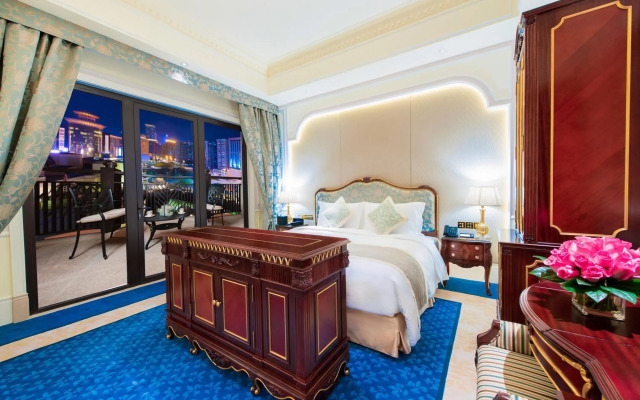 Legend Palace Hotel