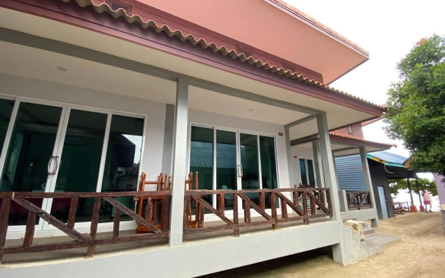 Sang Aroon Bungalow
