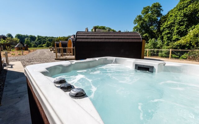 Weedingshall Lodges