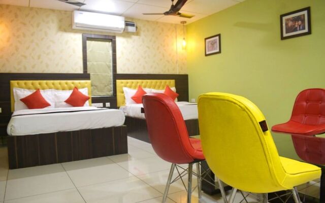 Goroomgo Royal Crown Puri