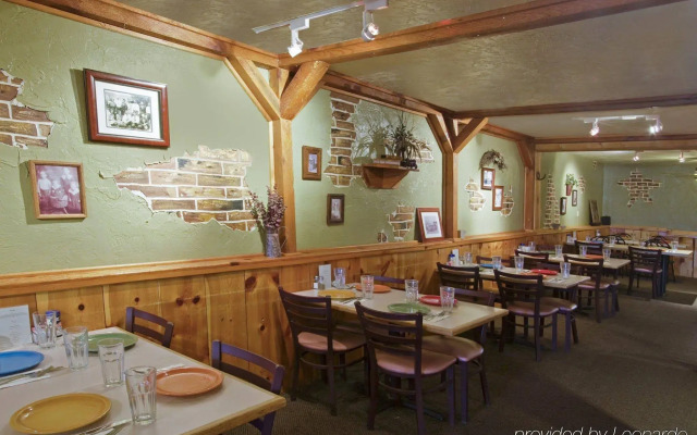 Red Ledges Inn