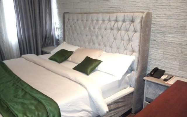 Adanma Hotels & Suites - House 11