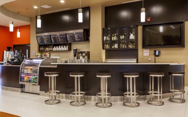 Courtyard by Marriott Montreal West Island/Baie D'Urfe