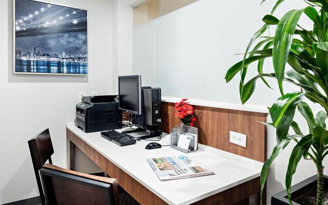 Holiday Inn Express Brooklyn, an IHG Hotel