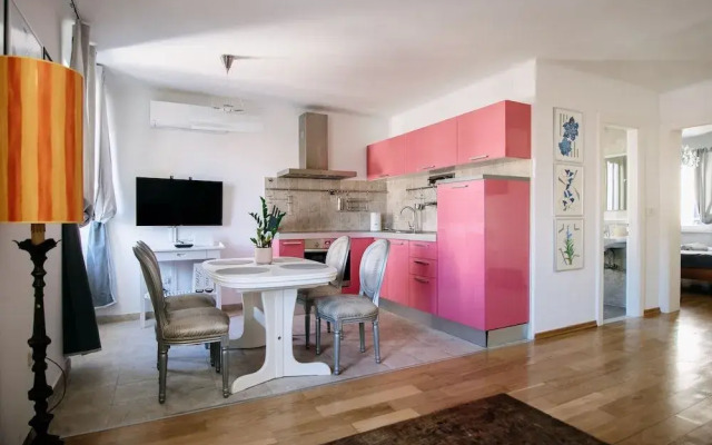 Panorama Old Town apartment by DuHomes