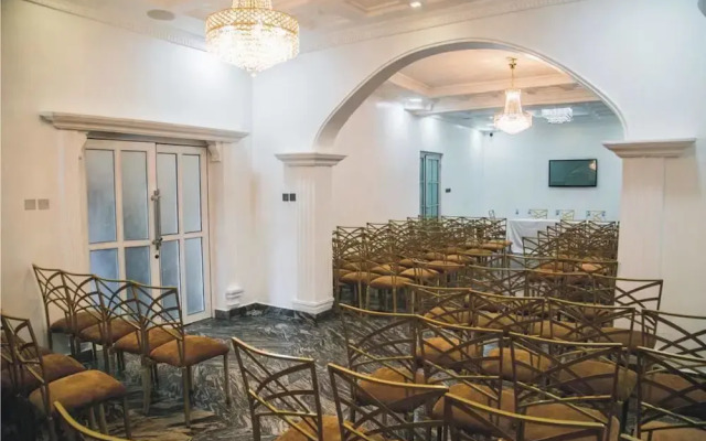 Le Paris Continental Hotel